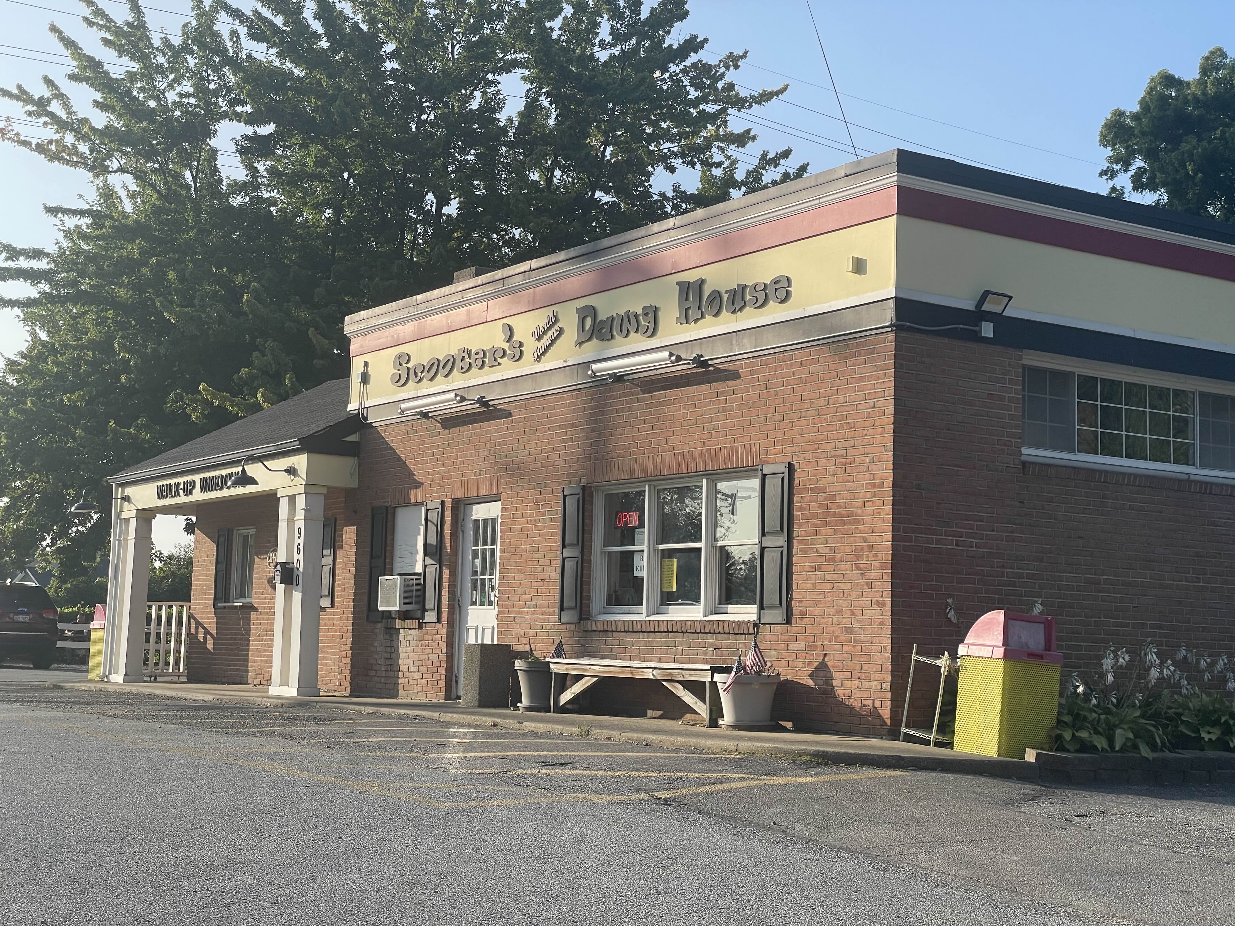 Scooter's Dawg House, a charming place