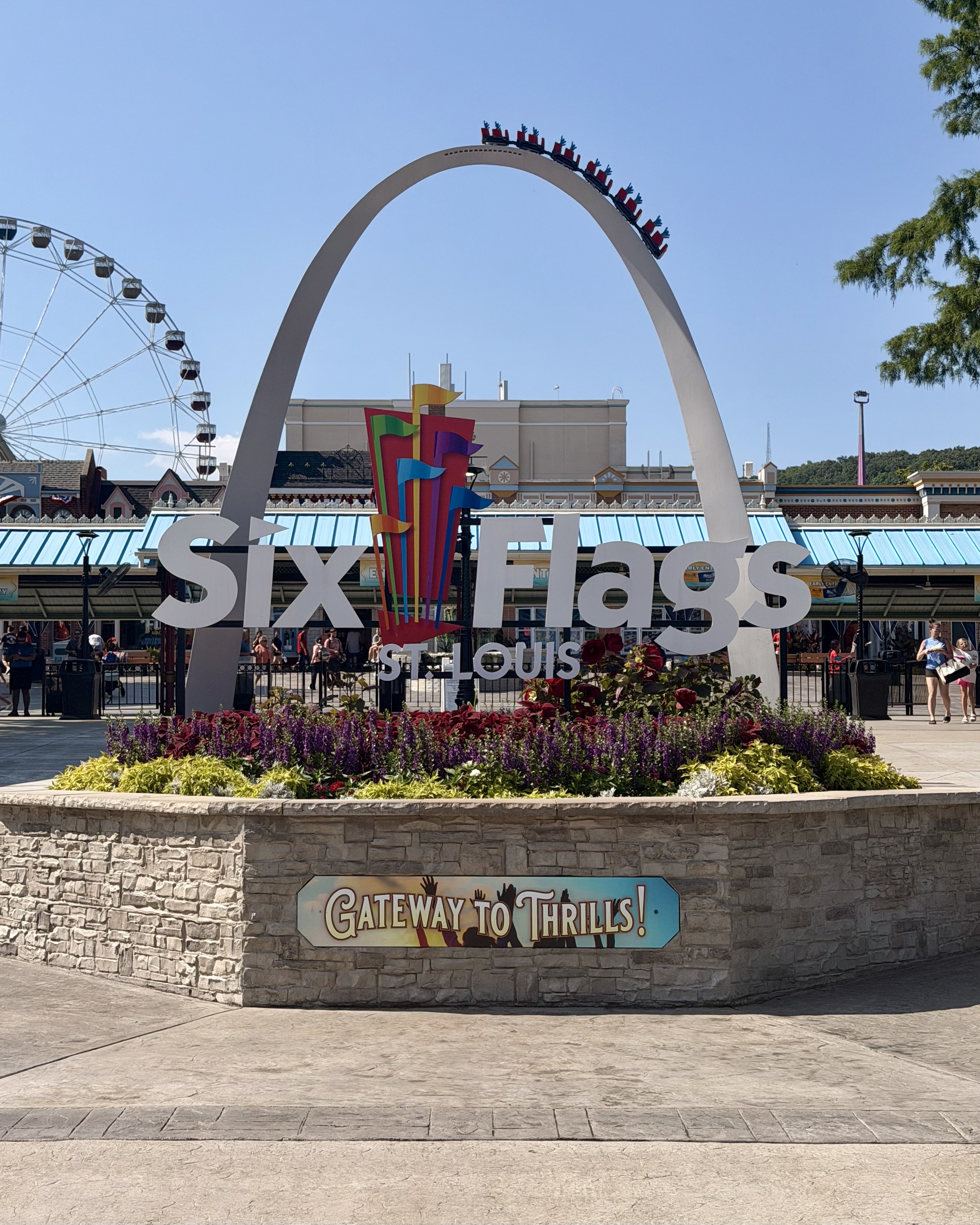Six Flags front arch
